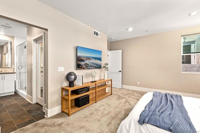 3979 Shasta St, San Diego CA: https://media.crmls.org/mediaz/ab18dc34-ff81-49c4-a952-ecb8fd751cfc.jpg