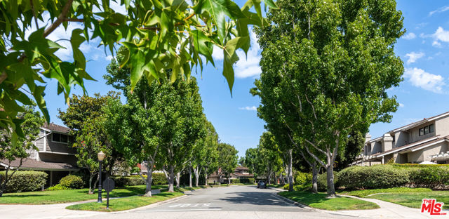10 Village Circle, Manhattan Beach, California 90266, 3 Bedrooms Bedrooms, ,2 BathroomsBathrooms,Residential,For Sale,Village,25585917