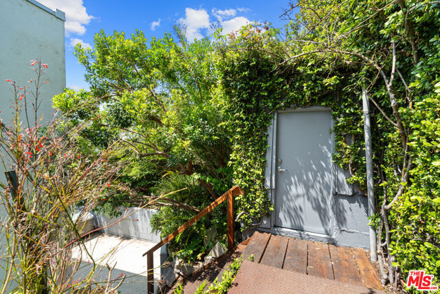631 Pier Avenue, Santa Monica CA: https://media.crmls.org/mediaz/ab1b13c2-55a6-465a-80db-d3ed0fc7f897.jpg