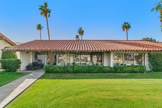 49835 Adelito Drive, La Quinta CA: https://media.crmls.org/mediaz/ab1b359d-84ab-4a71-998d-016219261790.jpg