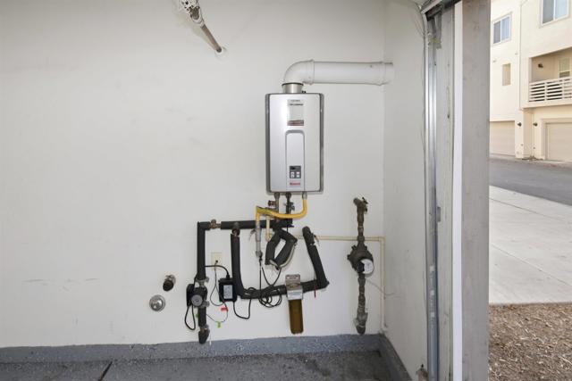 5230 Calle Rockfish, San Diego CA: https://media.crmls.org/mediaz/ab1bb20b-98c7-4fba-b265-3e9f4211d95a.jpg