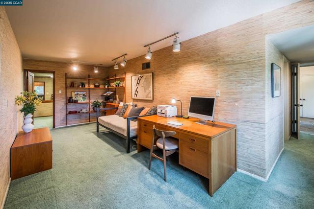 71 Silverwood Dr, Lafayette CA: https://media.crmls.org/mediaz/ab1bfedb-6eb2-4611-8203-56676c8f1758.jpg
