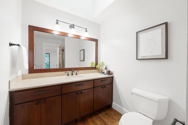 21 Valley Oak Street, Portola Valley CA: https://media.crmls.org/mediaz/ab1c52a2-6a53-4257-93fa-45ea4b557d06.jpg