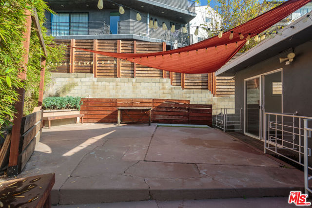 6915 Paseo Del Serra, Los Angeles CA: https://media.crmls.org/mediaz/ab1c980c-30d9-4ef1-bdc3-9676aaf7fcf5.jpg