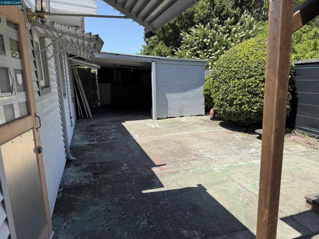 1679 Sarah Dr, Pinole CA: https://media.crmls.org/mediaz/ab1ce04c-b13c-4166-9922-26f8dde7c71e.jpg