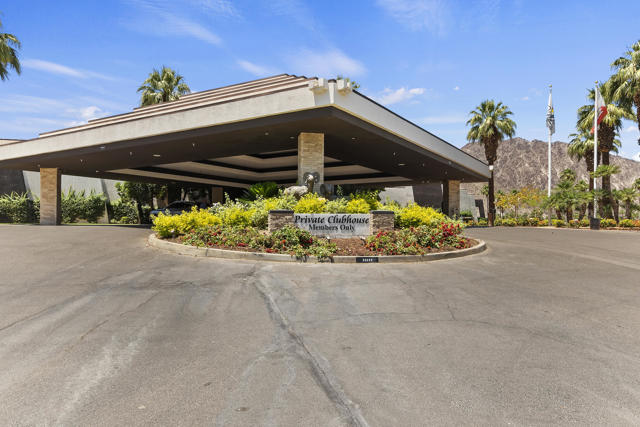 55459 Tanglewood, La Quinta CA: https://media.crmls.org/mediaz/ab1d374d-b858-496f-a18a-bce72668caaa.jpg