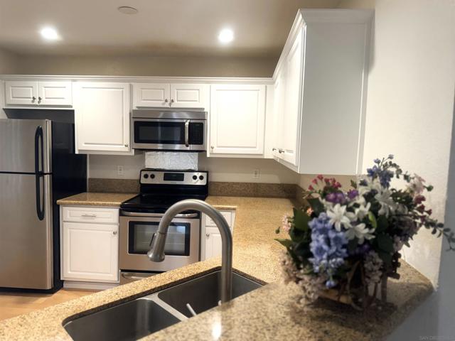Image 5 of 27 For 7405 Charmant Dr  2417