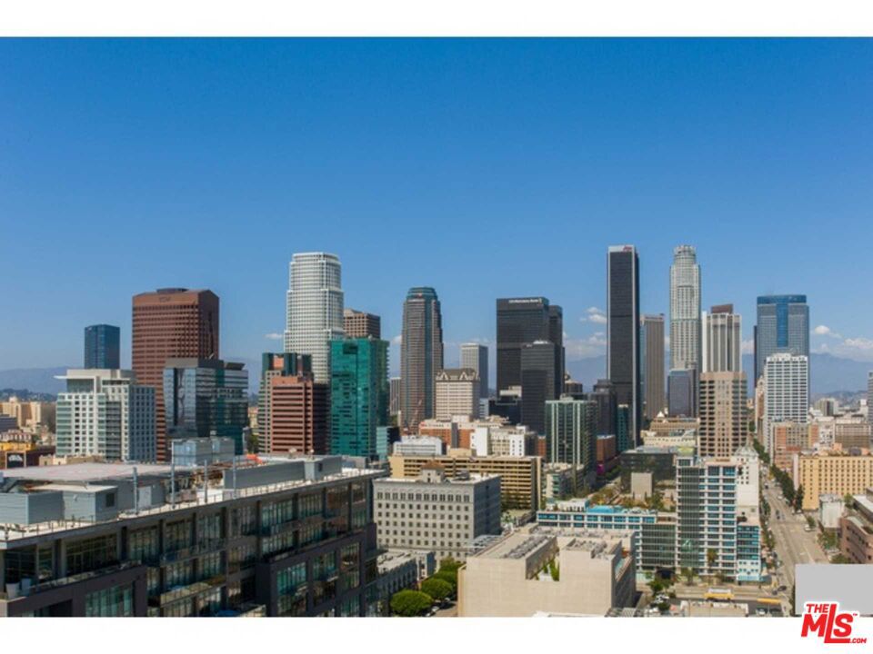 https://media.crmls.org/mediaz/ab1f31ee-ca4a-43e4-8921-d3a42df579e1.jpg?preset=X-Large