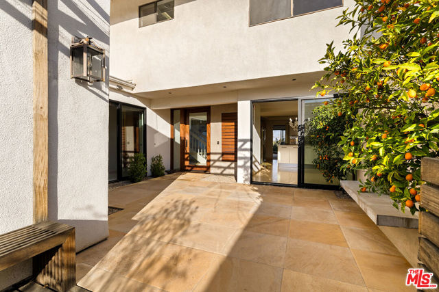 2548 Angelo Drive, Los Angeles CA: https://media.crmls.org/mediaz/ab1f37c1-f233-448e-a4fb-698cb14622bd.jpg