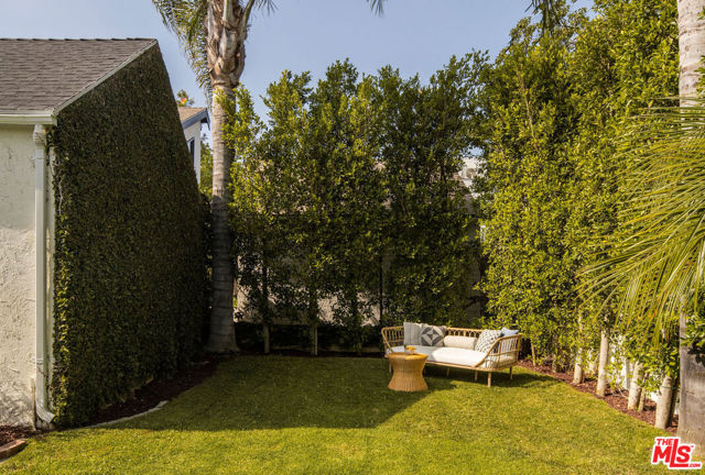 1612 S Ogden Drive, Los Angeles CA: https://media.crmls.org/mediaz/ab1f74e7-362c-4547-8139-6c522b03ce26.jpg