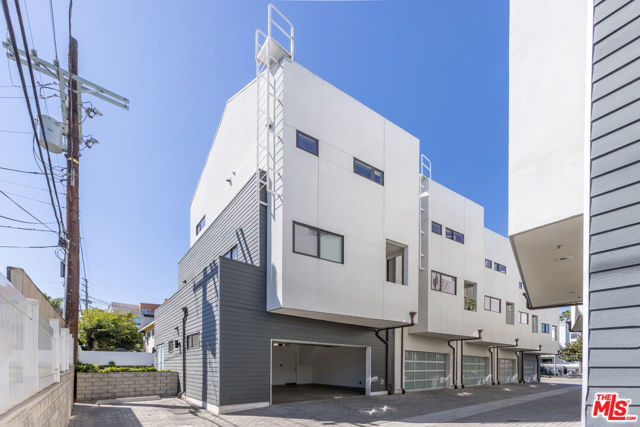 3309 Aria Lane, Los Angeles CA: https://media.crmls.org/mediaz/ab1f76bb-5ff0-492e-8644-f7f7b2e1115f.jpg