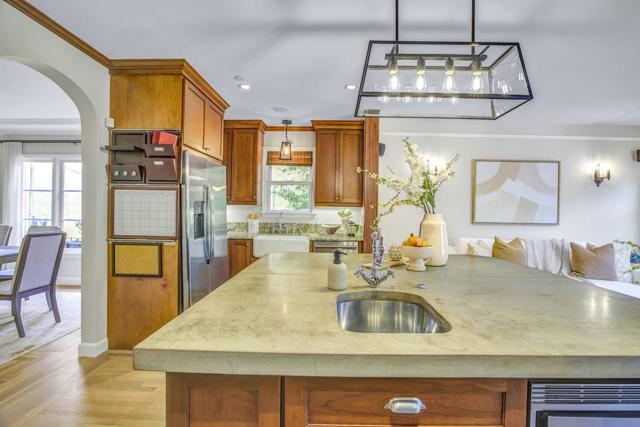 430 26th Avenue, San Mateo CA: https://media.crmls.org/mediaz/ab1fc44e-0e0c-4883-b675-4b24b0c17c08.jpg