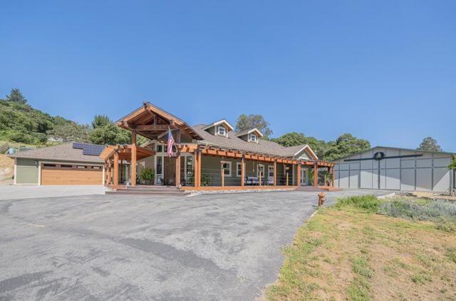 9247 Holly Hill Drive, Salinas CA: https://media.crmls.org/mediaz/ab200705-2984-4d1f-8d80-134900879d4e.jpg