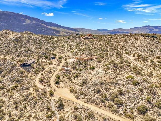 61474 Hanging Rock Lane, Mountain Center CA: https://media.crmls.org/mediaz/ab206846-2b5b-4bb2-8499-e72935210920.jpg