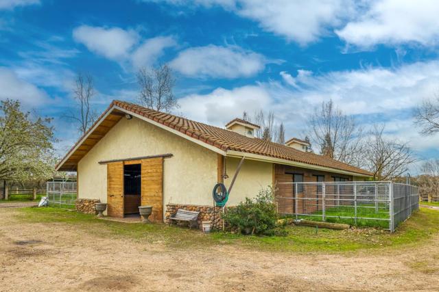 24943 N McIntire Road, Clements CA: https://media.crmls.org/mediaz/ab20724c-d4c6-4117-bf55-5272500188ca.jpg