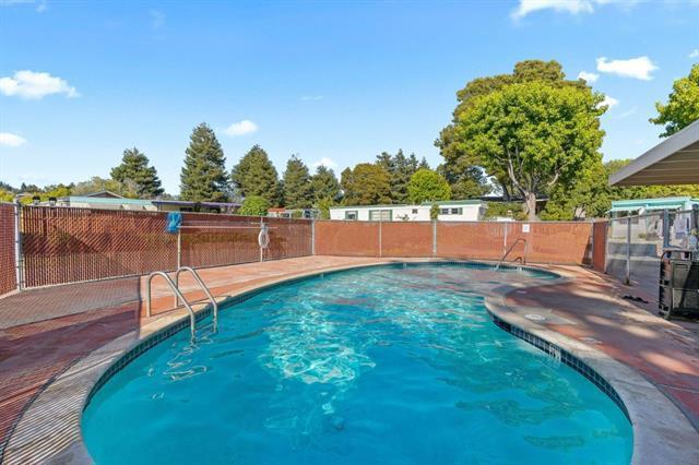 220 Mar Vista #41 Drive, Aptos CA: https://media.crmls.org/mediaz/ab2072fe-d5d0-4745-bf4a-56b05b950d33.jpg