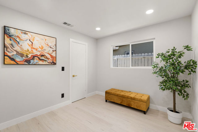 10425 Jordan Avenue photo 6
