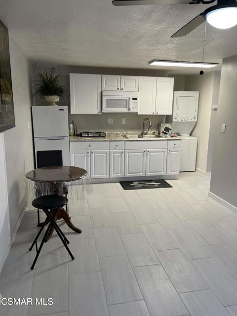 2261 Athens Avenue, Simi Valley CA: https://media.crmls.org/mediaz/ab209814-437e-4382-8018-7a7f587cf0c9.jpg