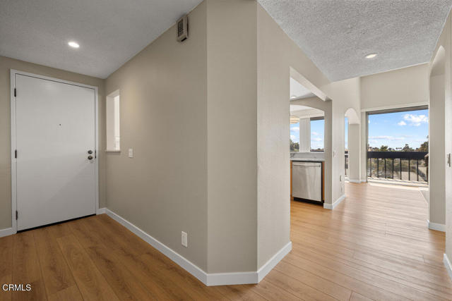 350 Paseo De Playa, Ventura CA: https://media.crmls.org/mediaz/ab210d7c-aa8f-4398-927e-5da6d1723de9.jpg