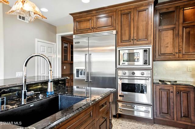 3194 Sunset Hills Boulevard, Thousand Oaks CA: https://media.crmls.org/mediaz/ab21c672-429e-443e-bdda-255274564ad1.jpg