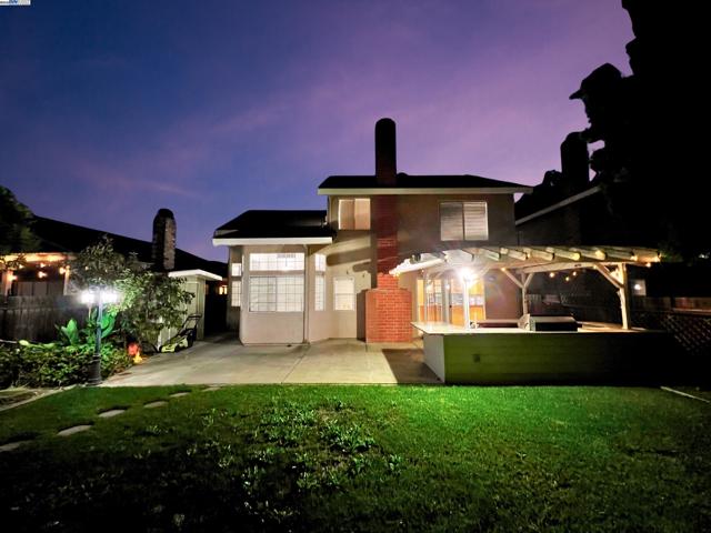 85 Phillips Ct, Tracy CA: https://media.crmls.org/mediaz/ab24119f-d833-4477-bf5f-5b7aa850e62e.jpg