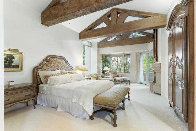 17037 El Mirador, Rancho Santa Fe CA: https://media.crmls.org/mediaz/ab2441d5-e69f-4f27-8470-7a78d45baf93.jpg