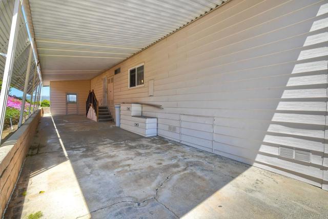 1175 La Moree Rd, San Marcos CA: https://media.crmls.org/mediaz/ab245ee1-3c58-4bdf-8716-b2089378f206.jpg