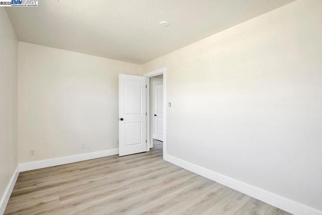 3251 Hyde St, Oakland CA: https://media.crmls.org/mediaz/ab249b96-a07d-4707-8758-fef67ed40433.jpg