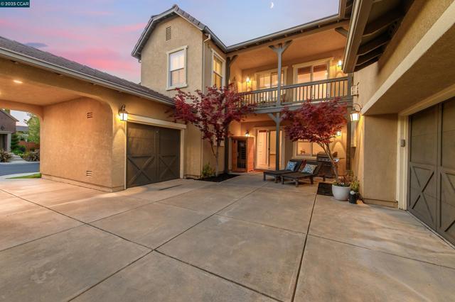 2261 Genoa St, Danville CA: https://media.crmls.org/mediaz/ab24e231-b5c4-4984-9081-39d2bfa93496.jpg