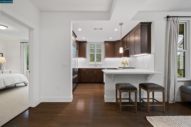 1000 Dewing Ave, Lafayette CA: https://media.crmls.org/mediaz/ab257144-0633-4cb3-a44d-245fb9f8a138.jpg