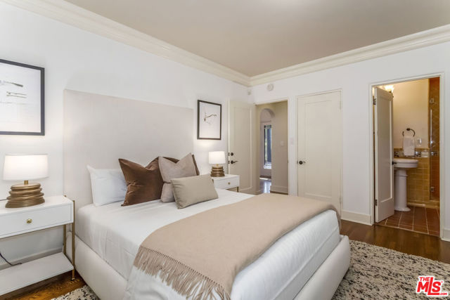 755 S Highland Avenue, Los Angeles CA: https://media.crmls.org/mediaz/ab25ac0f-3dd9-4bf6-9ab1-741f7677e8dd.jpg