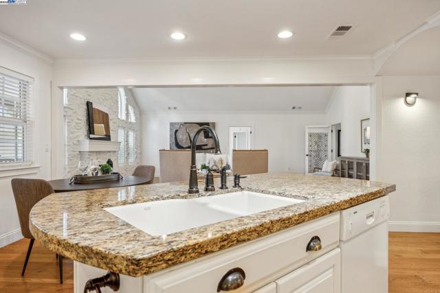628 Saint Mary St, Pleasanton CA: https://media.crmls.org/mediaz/ab2629a2-80ce-4641-803f-f30aaa1bd0ce.jpg