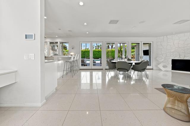 241 Camino Norte, Palm Springs, CA 92262