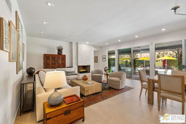 2367 S Yosemite Drive, Palm Springs CA: https://media.crmls.org/mediaz/ab280f17-1cc8-43ce-9eb7-0d1ec5a9dc97.jpg