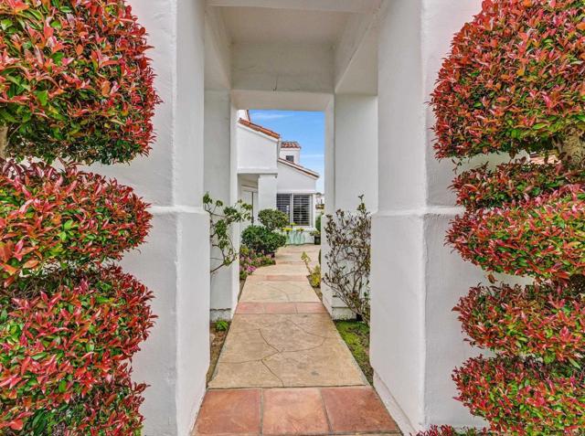 4981 Lamia Way, Oceanside CA: https://media.crmls.org/mediaz/ab2810d1-01dd-4f15-a852-92d97f625f11.jpg