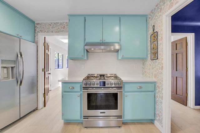 111 E Hedding Street, San Jose CA: https://media.crmls.org/mediaz/ab282988-0448-43e3-92a3-46ea4449797c.jpg