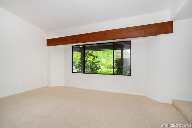 627 Elm Tree LN, Fallbrook CA: https://media.crmls.org/mediaz/ab28397a-8f7d-43c9-90bc-f2641ae52885.jpg