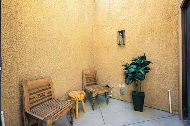 4 Maximo Way, Palm Desert CA: https://media.crmls.org/mediaz/ab28de05-4bd0-4e20-84d1-0c7addfa2f34.jpg