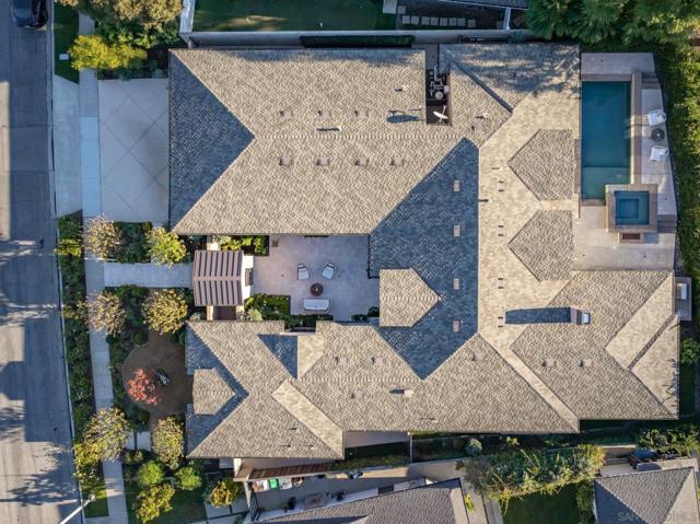 1879 Tahiti Drive, Costa Mesa CA: https://media.crmls.org/mediaz/ab290b74-1145-4c84-9480-82a065b083b6.jpg