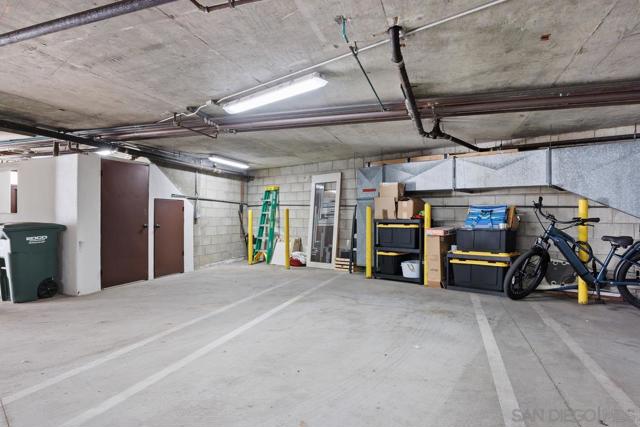 1729 Coast Blvd, Del Mar CA: https://media.crmls.org/mediaz/ab297d1e-7505-480f-979b-b21f7fb5300c.jpg