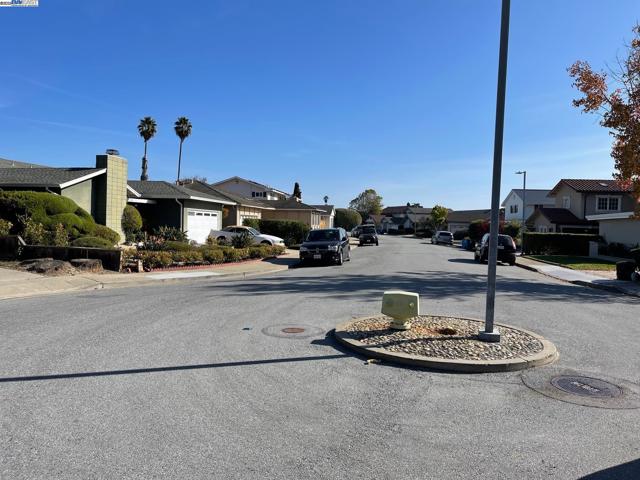 706 Widgeon St, Foster City CA: https://media.crmls.org/mediaz/ab2a30a4-4f78-442f-83b4-aac2a830d058.jpg