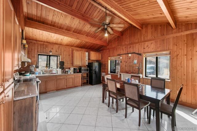 15950 Green Valley Heights Road, Ramona CA: https://media.crmls.org/mediaz/ab2aede5-f62f-4dff-b500-eb781a88d902.jpg