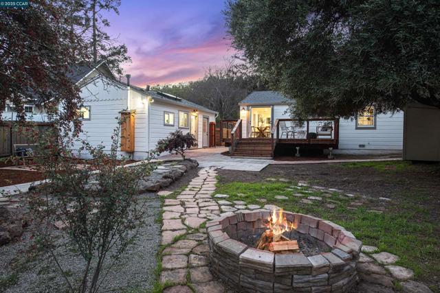 2188 1st Ave, Napa CA: https://media.crmls.org/mediaz/ab2c2e4d-1fad-4d73-990c-0aa2e97ef003.jpg