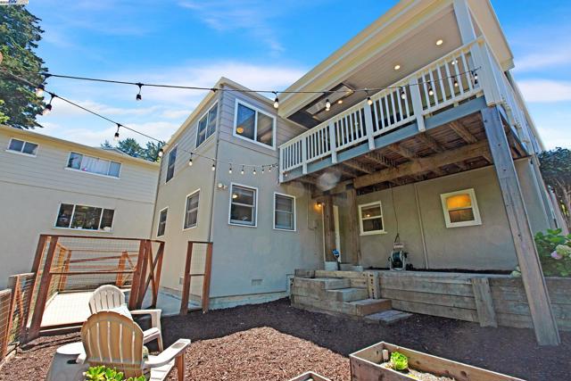 5601 Castle Dr, Oakland CA: https://media.crmls.org/mediaz/ab2c6ccd-9e15-4907-88c6-1dac9c82df42.jpg
