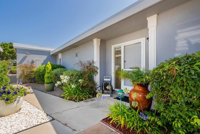 Detail Gallery Image 1 of 1 For 3747 Vista Campana #86,  Oceanside,  CA 92057 - 2 Beds | 2 Baths