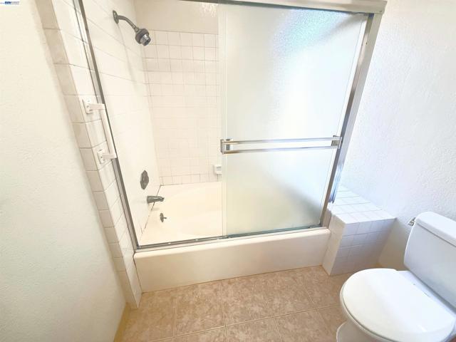 Image 11 of 23 For 710 Fountainhead Dr