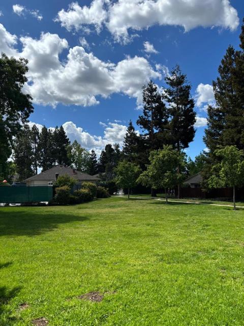 20179 Northwest Square, Cupertino CA: https://media.crmls.org/mediaz/ab2ea2bb-8405-4280-a330-d72dd3bf512d.jpg