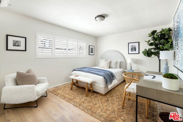 1333 Yale Street, Santa Monica, California 90404, 2 Bedrooms Bedrooms, ,2 BathroomsBathrooms,Condominium,For Sale,Yale,24402527