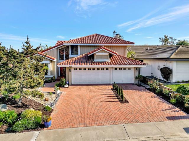1211 Countrywood Lane, Vista CA: https://media.crmls.org/mediaz/ab2fece7-9780-458f-9311-3882e52a1649.jpg