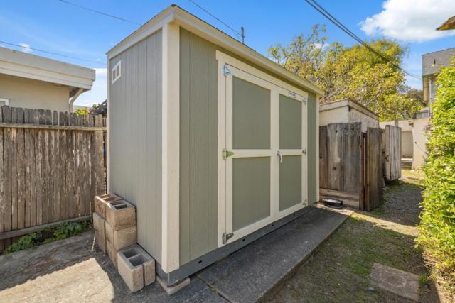 399 13th Avenue, Santa Cruz CA: https://media.crmls.org/mediaz/ab301c7b-0353-4c46-b9c3-83798b81ffbf.jpg